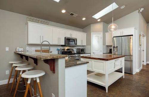 Boyd Acres Casa | Murphy’s Resort – Modern 3 BDR in Quiet Neighborhood! Pet Friendly!