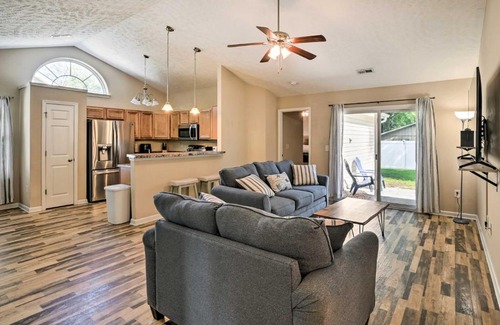 Murrells Inlet Casa | Murrells Inlet Home with Patio about 3 Mi to Beach!
