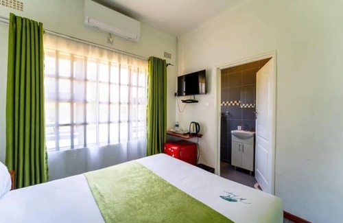 Victoria Falls Cabina | Murugare Lodge