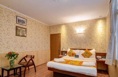 Darjeeling Hotel | Muscatel Spring Burn - 100 Mts from Mall Road