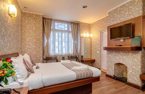 Darjeeling Hotel | Muscatel Spring Burn - 100 Mts from Mall Road
