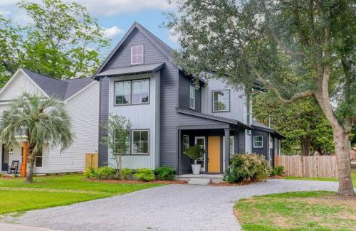 Mount Pleasant Casa | MUSIC MANOR 3-King Beds w Pool mins to Beach&DT