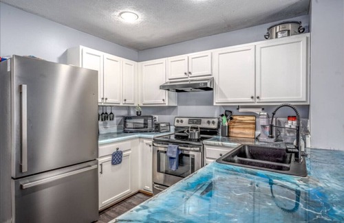 Talbot's Corner Casa | Music Row Retreat mins to downtown, hot tub