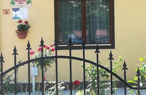 Balatonlelle Casa | Muskátlis Ház
