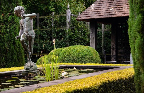Musk Apartamento | Musk Farm Studio-Escape, relax and unwind amongst beautiful gardens