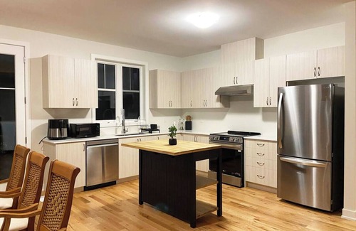 Dwight Casa | Muskoka Adventure Base Bike Hike Campfires - Forest View Cottage
