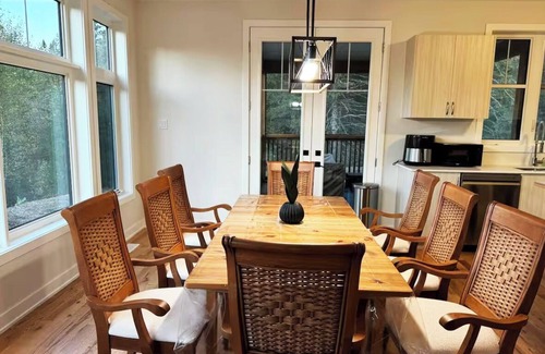 Dwight Casa | Muskoka Adventure Base Bike Hike Campfires - Forest View Cottage