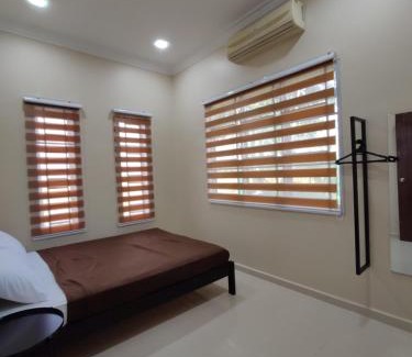 Kampung Suka Menanti Casa | MUSLlM ONLY Wifi 3 Room with 2 aircond Menanti Village Homestay