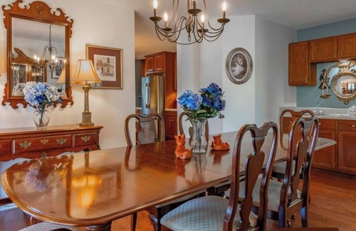 Galax Casa | Must see 4/3 Family/Pet Friendly+Pool&hot tub