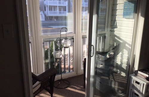 South End Condominio | Debe ver condominio! 2 cuadras de OCNJ Beach !!Propiedad de esquina!