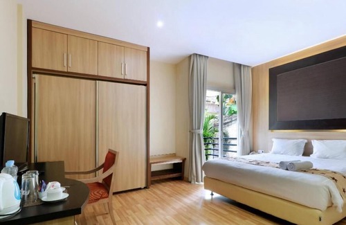 Cipete Selatan Cama Y Desayuno | Mutiara Suites
