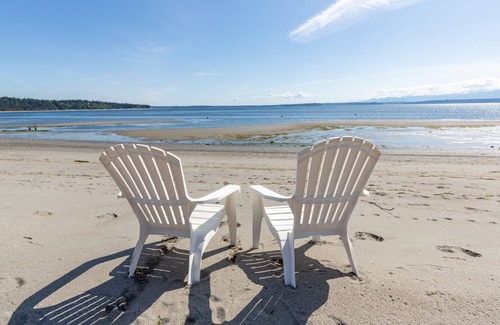 Freeland Casa | Mutiny Bay Ocean Breeze Retreat - guest house on beautiful Mutiny Bay!