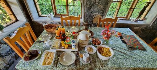 Western Region Casa | Mutolere Coffee Pot Guest Houses