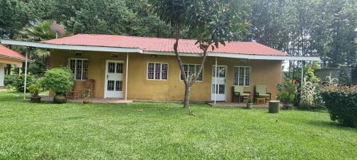 Western Region Casa | Mutolere Coffee Pot Guest Houses