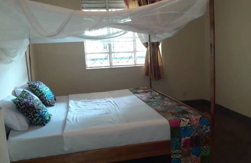 Western Region Casa | Mutolere Coffee Pot Guest Houses