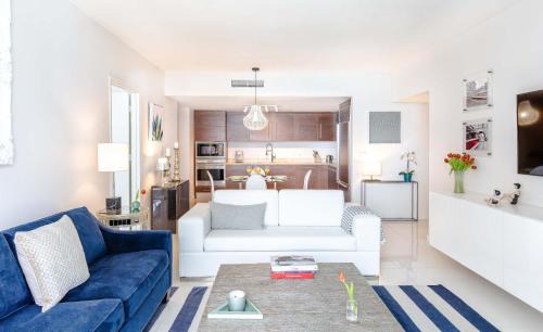 Downtown Miami Apartamento | MVR - Stylish Stay w Resort Access