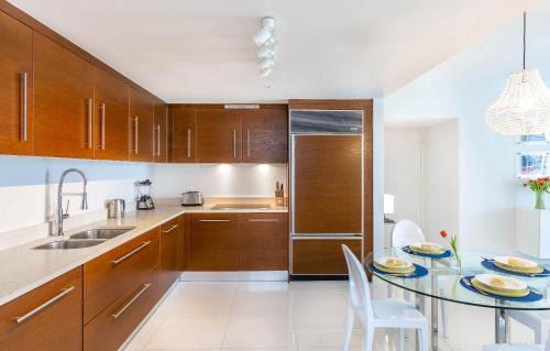 Downtown Miami Apartamento | MVR - Stylish Stay w Resort Access