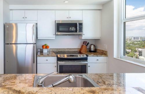 Coconut Grove Apartamento | MVR-Tired of Hotels This Stay Breaks the Mold