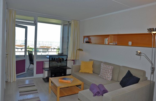 Wendtorfer Strand Apartamento | MW Yachtenkieker - with a sensational view of the yachts in the harbor!