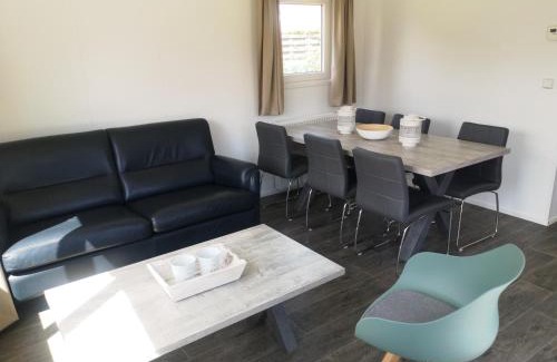 Meliskerke Casa | MW155 Chalet with garden in peaceful area