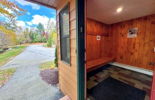 Bretton Woods Casa | MWP69 Spacious 5-bedroom condo, partial Notch views, 2 min to skiing!