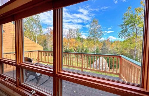 Bretton Woods Casa | MWP69 Spacious 5-bedroom condo, partial Notch views, 2 min to skiing!