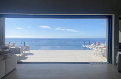 La Fortuna Casa | Beautiful Modern Brand New 5 Bedroom House on Private Beach