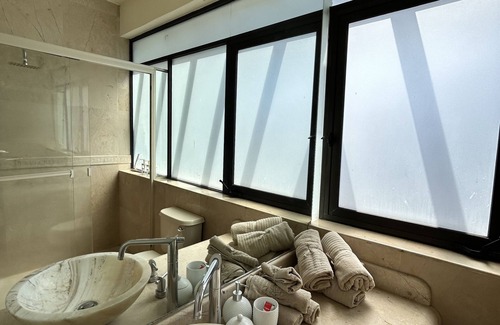 Zona de Angelópolis Apartamento | New PH great location amenities for Family or Business