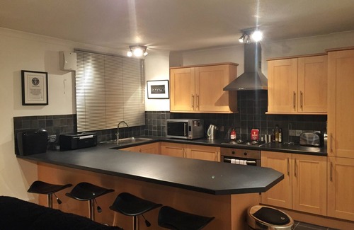 Walton-on-Thames Apartamento | ¡Mi apartamento limpio y moderno en la hermosa Surrey!
