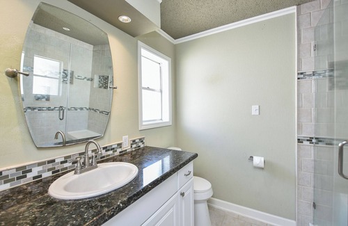 Alvin Casa | My Cozy Private place is a charming 1 room with a Pvt entrance and full bathroom