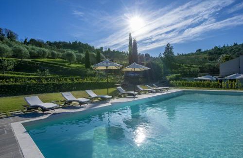 Panzano in Chianti Villa | My Exclusive Italy - Villa Chianti with infinity pool and vineyard view