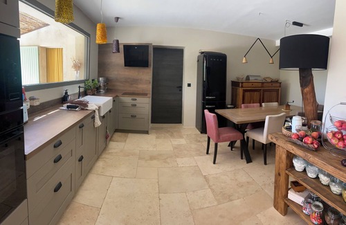 Peypin-d'Aigues Casa | My house in the luberon. In an oak wood, to enjoy Provence...