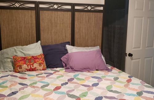 Theriot Cabina | My oh My Maison du Bayou with WiFi, AC, fishing. Enjoy a relaxing cozy stay!