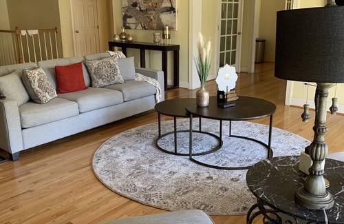 Chapel Hill Cabaña | My Place Inn, Your Home Away From Home! - Lower Suite