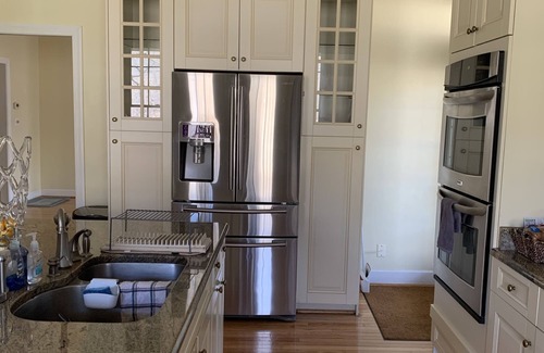Chapel Hill Cabaña | My Place Inn, Your Home Away From Home! - Lower Suite