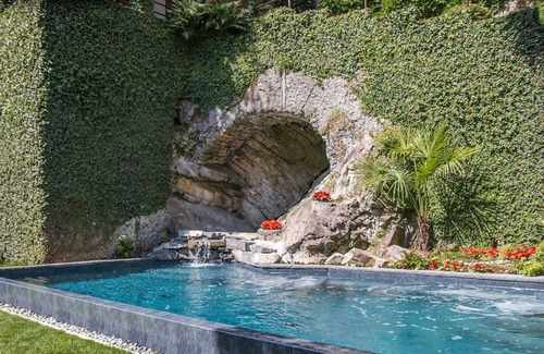 Laglio Villa | Villa Traversi es una villa histórica en el lago de Como, con una piscina privada y jacuzzi con 4 dormitorios