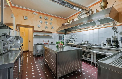 Santa Maria - Rezzonico Villa | Villa en San Siro con 8 habitaciones, capacidad 16