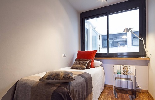 Sant Gervasi Apartamento | My Space Barcelona 6 Apart. to reach 36 people at Clínica Barraquer