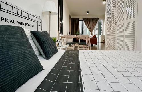 Damansara Perdana Apartamento | My Space - Empire Damansara room with Netflix