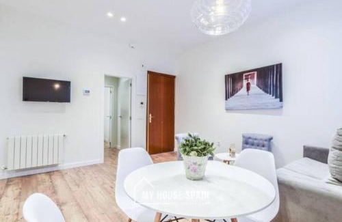 Jeronimos Apartamento | MyHouseSpain - Estrena apartamento en el centro de Madrid - Atocha