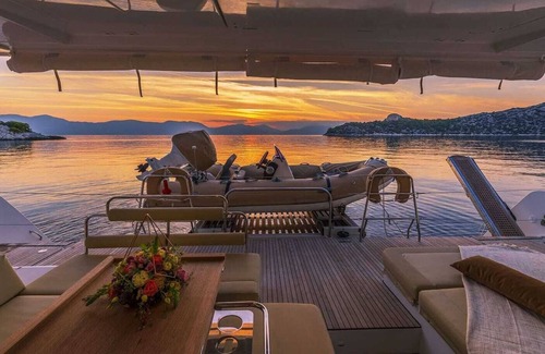 Kalafatis Alquiler De Eote | Mykonos Catamaran - Catamaran in Mykonos - Flo 52 by Fantasia Villas