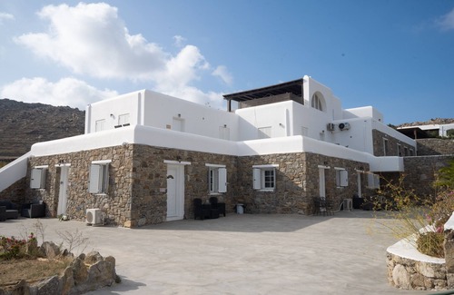 Plintri Apartamento | Mykonos Stylish Ivory Apt w Shared Pool