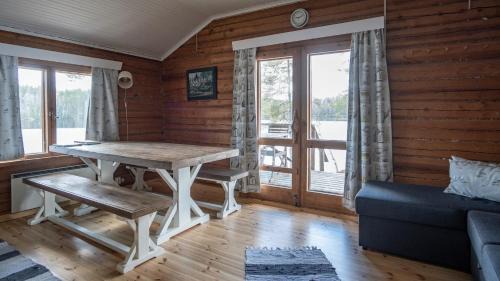 Pohja Chalet De Esquí | Myllyjärven mökki