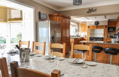 Cwrt Cabaña | MYNYDD AR MOR, family friendly, character holiday cottage in Barmouth