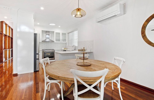 Bardon Casa | Myriams Cottage Pool house in Bardon executive private gorgeous bathroom