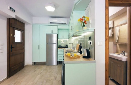 Horto Casa | Myrsini's Downstairs Studio