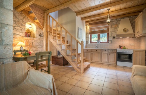 Vasilikos Casa | Myrties stone houses