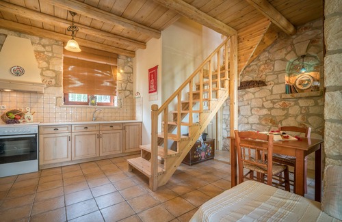 Vasilikos Casa | Myrties stone houses