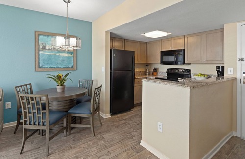 Ash Apartamento | Myrtle Beach, SC: 2BR w/Balcony, Pool: 1.4 Mi. From Barefoot Landing