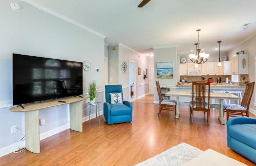 Myrtle Beach Apartamento | Myrtle Beach Condo with Pool 7 Mi to Downtown!